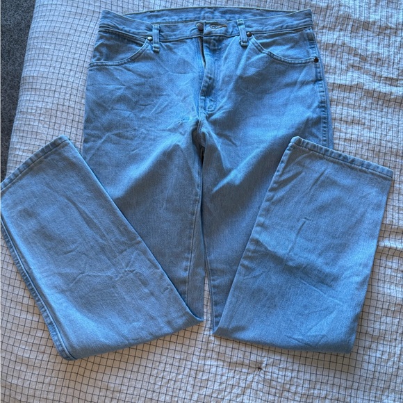 Men’s Wrangler Jeans - Picture 1 of 3